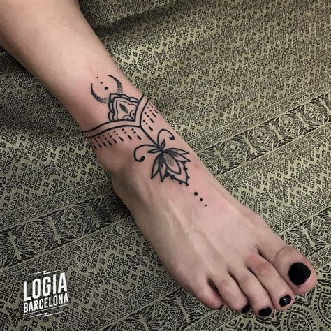 tatuajes en el pie para mujer con significado|Tatuajes en el pie y su significado